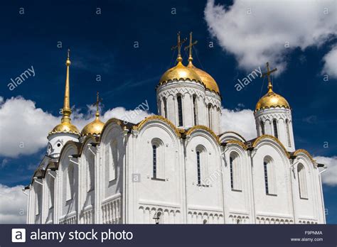 Himmelfahrts Kathedrale In Vladimir Stockfotografie Alamy