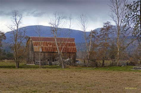 Old Barn In Southern Oregon Photograph By Mick Anderson Fine Art America