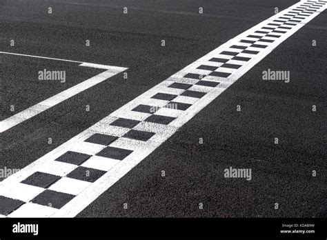 Start Finish Line High Resolution Stock Photography And Images Alamy