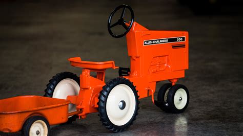 Allis Chalmers 200 Pedal Tractor With Wagon F155 Davenport 2017