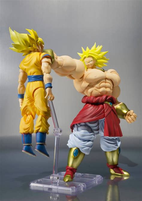 So who is broly, and why does he matter so much? Dragon Ball Z SH Figuarts Broly Images and Info - The ...