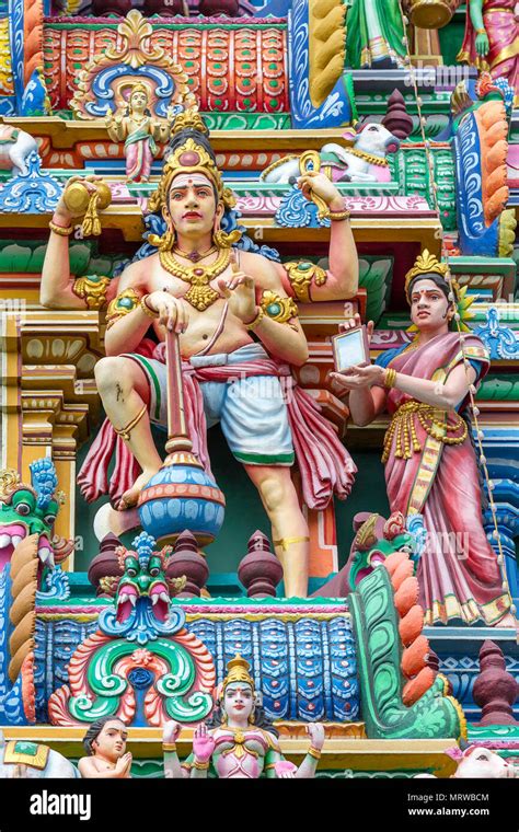 Detail Hindu Figures On Arulmigu Kapaleeswarar Temple Chennai Tamil