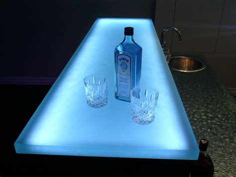Add led lighting to illuminate the glass and give your establishment a fresh new look. GLASS BAR TOP (GB10) - CBD Glass