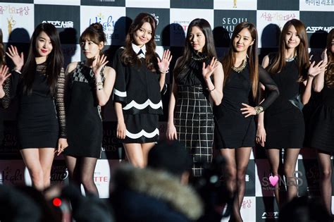 First started in 1990, 30 years ago and still continues to find and reward the 'best of korean music industry' each year. Seoul Music Awards 2014 #SNSD