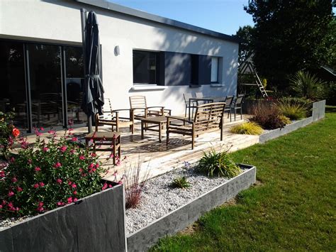 Par conséquent aujourd'hui nous voulons vous présenter 9 idées pour des maisonnettes en bois s'intégrant. Jardin moderne | Benoît GILLARD Maçon Paysagiste