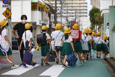 Its Back To School In Japan But Covid 19 Is Keeping Some Children At