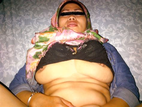 Porn Image Indonesian Hijab Jilbab Milf Fucked 84233402