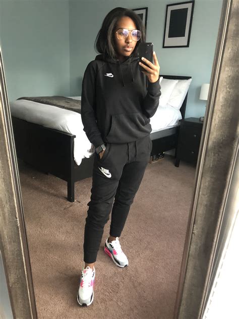 Nike Outfit Nike Women Outfits Nike Sweats Outfit Sweat Suits Outfits