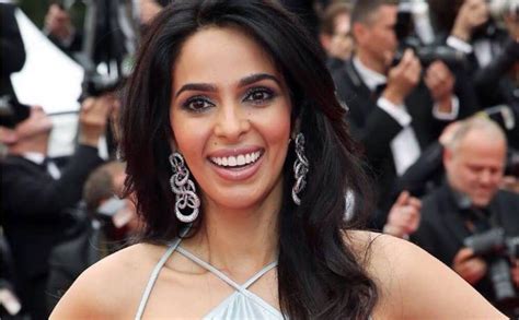 Bollywood Actor Mallika Sherawat To Promote Veganism As A ‘lifestyle