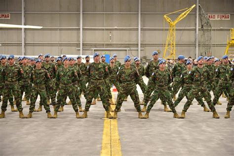 Ministro da defesa, é ao estado brasileiro, é à constituição, e não a qualquer inquilino de plantão do palácio do planalto. Covid-19: Forças Armadas aceitam voluntários para ajudar a ...