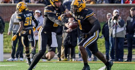 Rapid Reaction Mizzou Defense Comes Up Big Tyler Badie Carries Tigers To Home Victory