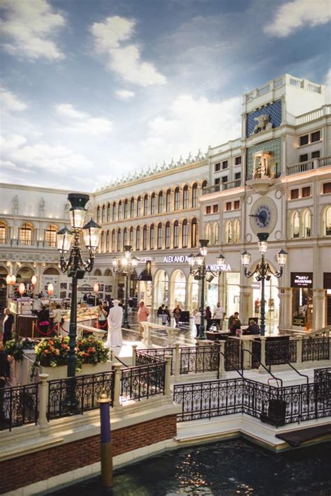 Romance In Las Vegas At The Venetian And The Palazzo Weddbook