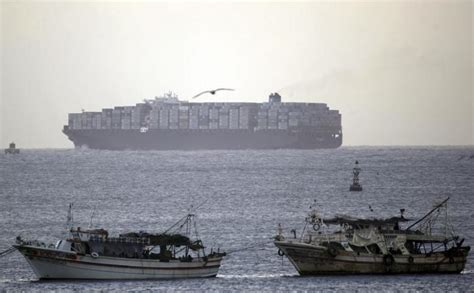 Reuters đưa tin, kênh đào suez ở ai cập hôm nay, 25/3, đã tạm ngừng việc cho các phương tiện lưu thông, trong bối cảnh chính quyền đang nỗ lực giải cứu siêu tàu ever given. Doanh thu của kênh đào Suez giảm nhẹ trong tài khóa 2019 ...