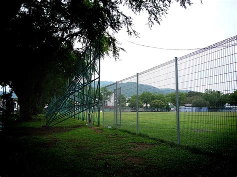 Basic docs like latest 3 months payslip, epf statement and bank salary statement? Fencing up the Commons: Steel mesh fencing around Dato ...
