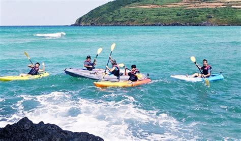Kayaking In Jeju Island Things To Do At Jeju Island Beach Trazy