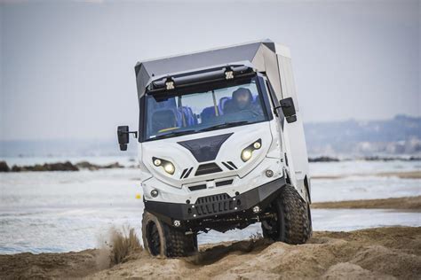 Maybe you would like to learn more about one of these? GRAELION VAN, 4x4 trasporto persone