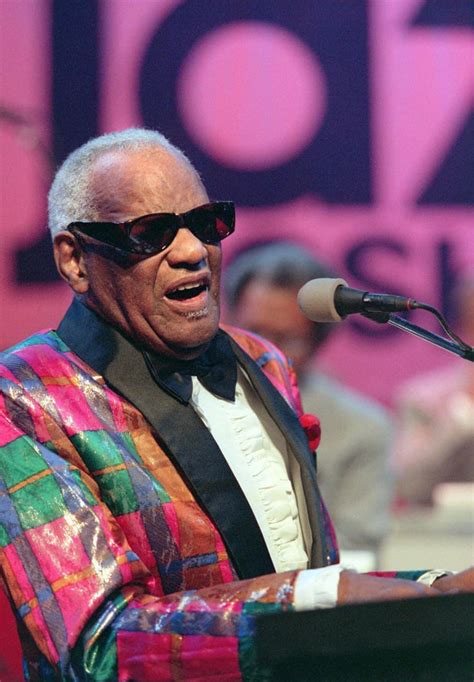 Everything you need to know about the iconic eames chairs that are staples of midcentury design. Ray Charles (†73): Seine bewegende Karriere