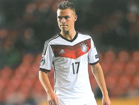 Februar 1995 in london) ist ein deutscher fußballprofi. Joshua Kimmich (Abiturient 2013) jetzt Spieler des FC ...