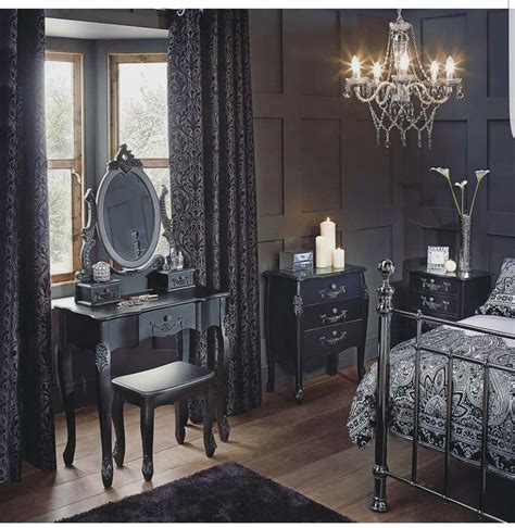 Gothic style is all about making a bold statement. Pin by Markeshia Rhone on interior design | Gothic decor ...