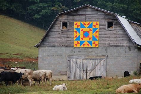 Hex Sign On A Barn In North Carolina Amish Quilts Pennsylvania Dutch