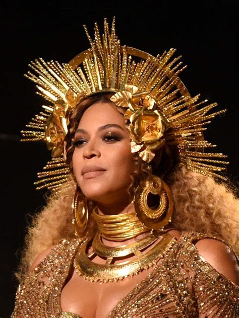 Малайзия добавлен 25 окт 2017. Get Beyoncé's Grammy's beauty look for just £60