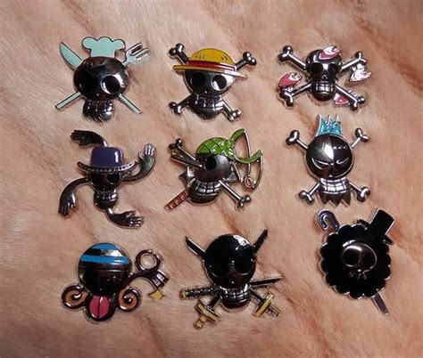 One Piece Badges Set 9pcs Metal Pins Buttons Luffy Zero Chopper