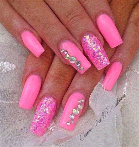 Este tipo de gel también se utiliza para reparar y reformar las uñas. ver uñas decoradas faciles, bonitas y modernas, para ...