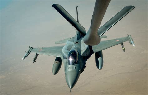 Edit Free Photo Of F 16a Fighting Falconbelgian Air Forcerefueling
