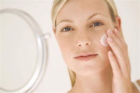 Enlarged pores can really affect your confidence, adds dermatologist dr sam bunting. 7 amazing techniques to make the big pores on face look ...
