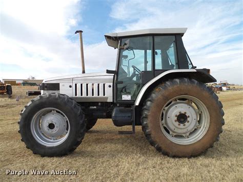 1992 White 6105 Mfwd Tractor In Guthrie Ok Item Dd1444 Sold Purple
