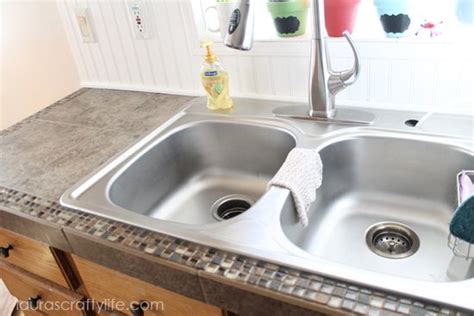 How do you get mold out of dishes without bleach? Speed Cleaning Tips with a Spray Mop - Laura's Crafty Life