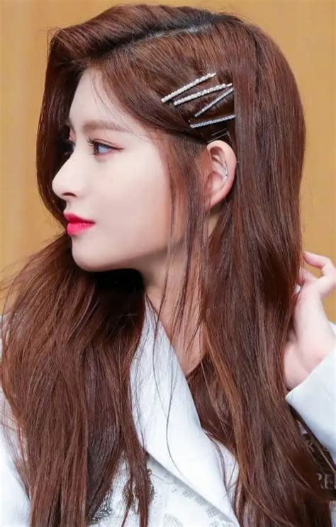 9 Female Idols Known For Having An Appealing And Best Side Profile