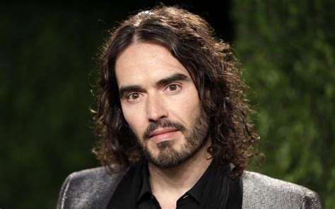 Russell Brand Measurements, Height, Weight, Biography, Wiki