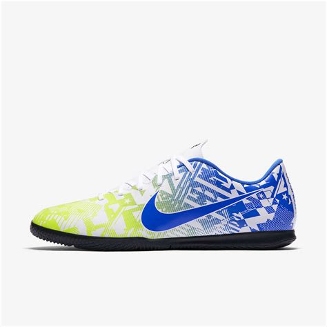 He does still wear nike gear, as psg and the brazilian national team both have nike jerseys and other partnerships. Nike Mercurial Vapor 13 Club Neymar Jr IC Indoor/Court ...