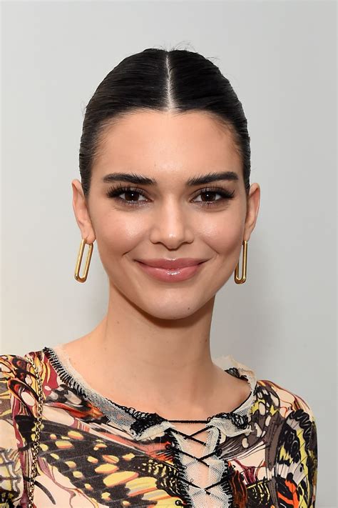 Kendall Jenner Lightened Her Hair To A Dreamy Chocolate Brown Colour Cosmopolitanuk Kendall