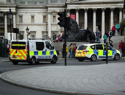 Btp H46 And L64 British Transport Police H46 2010 Vauxhall V Flickr