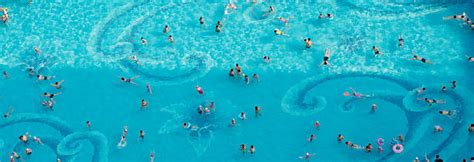 1200 Busy Swimming Pool Stock Photos Pictures And Royalty Free Images