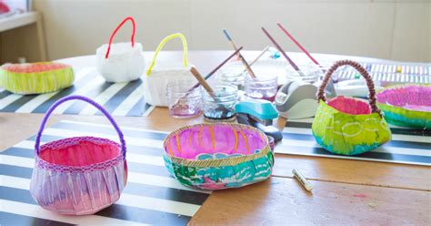 Maybe you would like to learn more about one of these? How to Make Mini Easter Baskets with Paper Plates | Mini ...