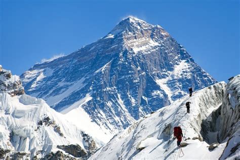 Nepal And China To Announce Height Of Everest On Tuesday