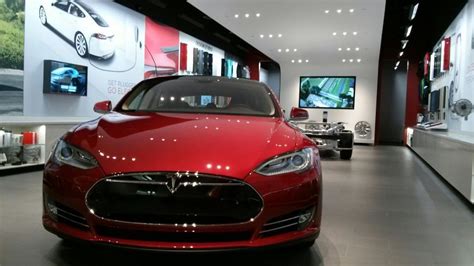 Teslas New Gallery Will Lure Buyers To Northpark But Cant Seal The