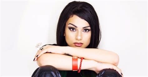 She's a female, and yes she's white (well spanish, actually, mexican to be exact). Rapper Snow Tha Product on Her Mexican Background ...