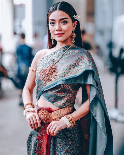 Traditional Thai Clothing Traditional Fashion Traditional Dresses