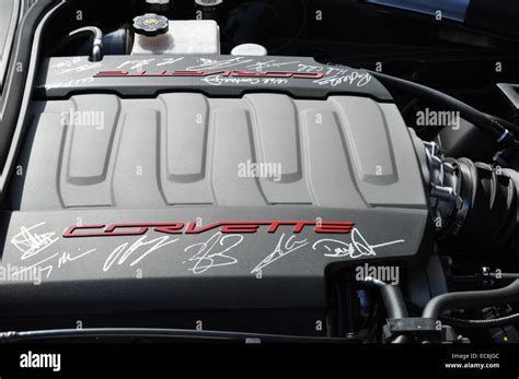 A Corvette C7 Lt1 Engine Signed By Corvette Plant Employees Stock Photo