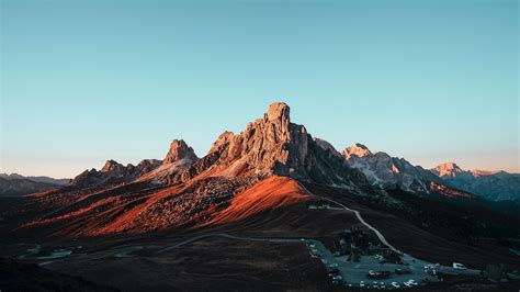 2560x1440 Rock Ridge Mountains Sunrise 5k 1440p Resolution