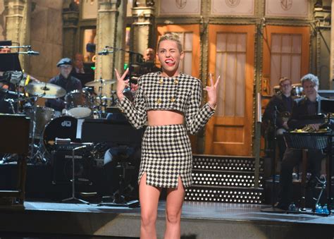 Saturday Night Live From The Set Miley Cyrus Photo 145111