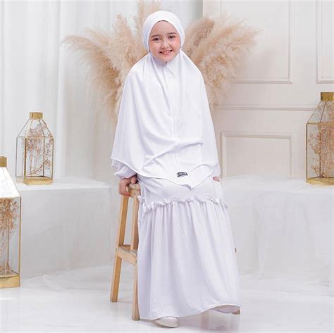 Madina Children Set White Modest Clothing Hijabs And Muslim Women