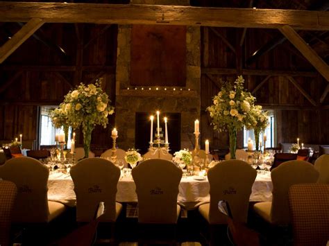 Elegant white rustic wedding | DIY