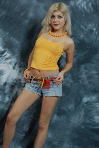 Polina Model Set Denim Shorts And Yellow Top Pictures