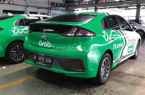 Tarif grabcar di jogja dipatok dengan biaya minimum rp10.000 untuk setiap perjalanan. Download Harga Grab Car Images - Alamat Kantor Grab Indonesia