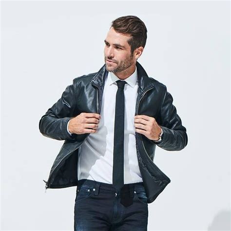 Contact vêtement homme tonelli on messenger. Amazon lance une nouvelle marque de vêtements pour homme ...